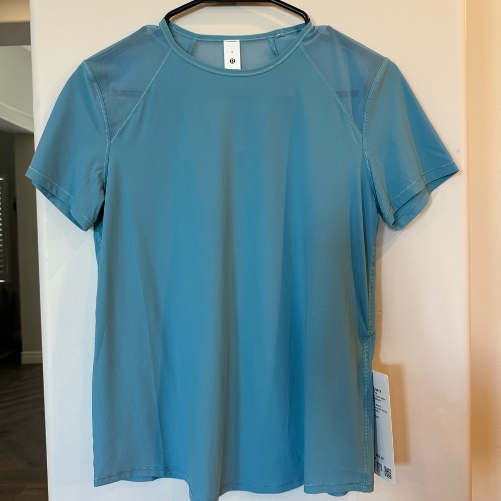 NWT! Lululemon Athletica Sculpt Short Sleeve Top. Size: 4.